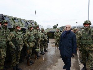 Вучевић и генерал Мојсиловић обишли јединице Треће бригаде у Куршумлији