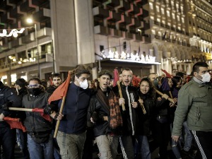 Хапшење након протеста због убиства тинејџера у Грчкој