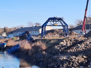 Дизалица се срушила у Осијеку, четворо повређено