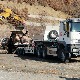 Кфор уклања тешка возила у општини Звечан, привремено се затвара пут ка Јарињу