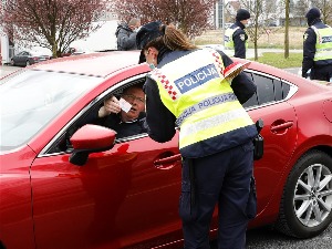 Хрватски полицајац удаљен са посла јер је прећутао да је позван у Војску Србије