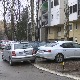 Гаража кошта скоро као гарсоњера, зашто се паркинзи ограђују ланцима и стубићима