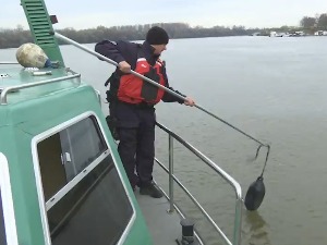 Екипа РТС-а са Речном полицијом – зашто је зими за улазак у воду потребан додатни опрез