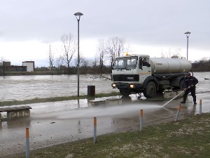 И даље ванредно у девет општина, отклањају се последице поплава