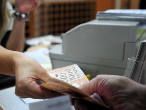 ДРИ: Хиљаду студената примало дупле стипендије, пропушта се прилика да новац добије више високошколаца