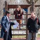 Мама и тата се играју рата, 4-10