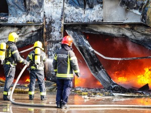 Локализован пожар у магацину гума у насељу Галеника