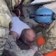 Два и по дана под рушевинама са цигаретом у устима, одбио да је баци кад су га спасили
