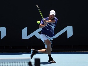 Кецмановић допустио преокрет Шаповалову и испао у првом колу Акапулка