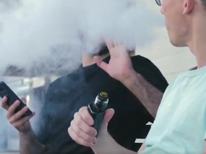 Деца све чешће пуше "вејп" – време ће показати какве ће бити последице по њихово здравље