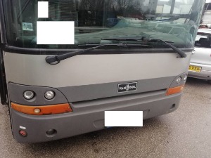 Полиција на северу КиМ запленила аутобус и техничку робу